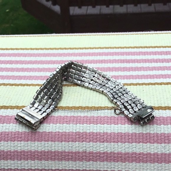 Vintage white metal bezel set diamond bracelet - Picture 4 of 11